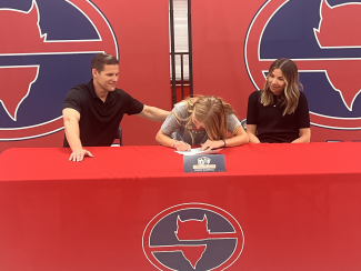 Brooke Pennington signs with Snow College